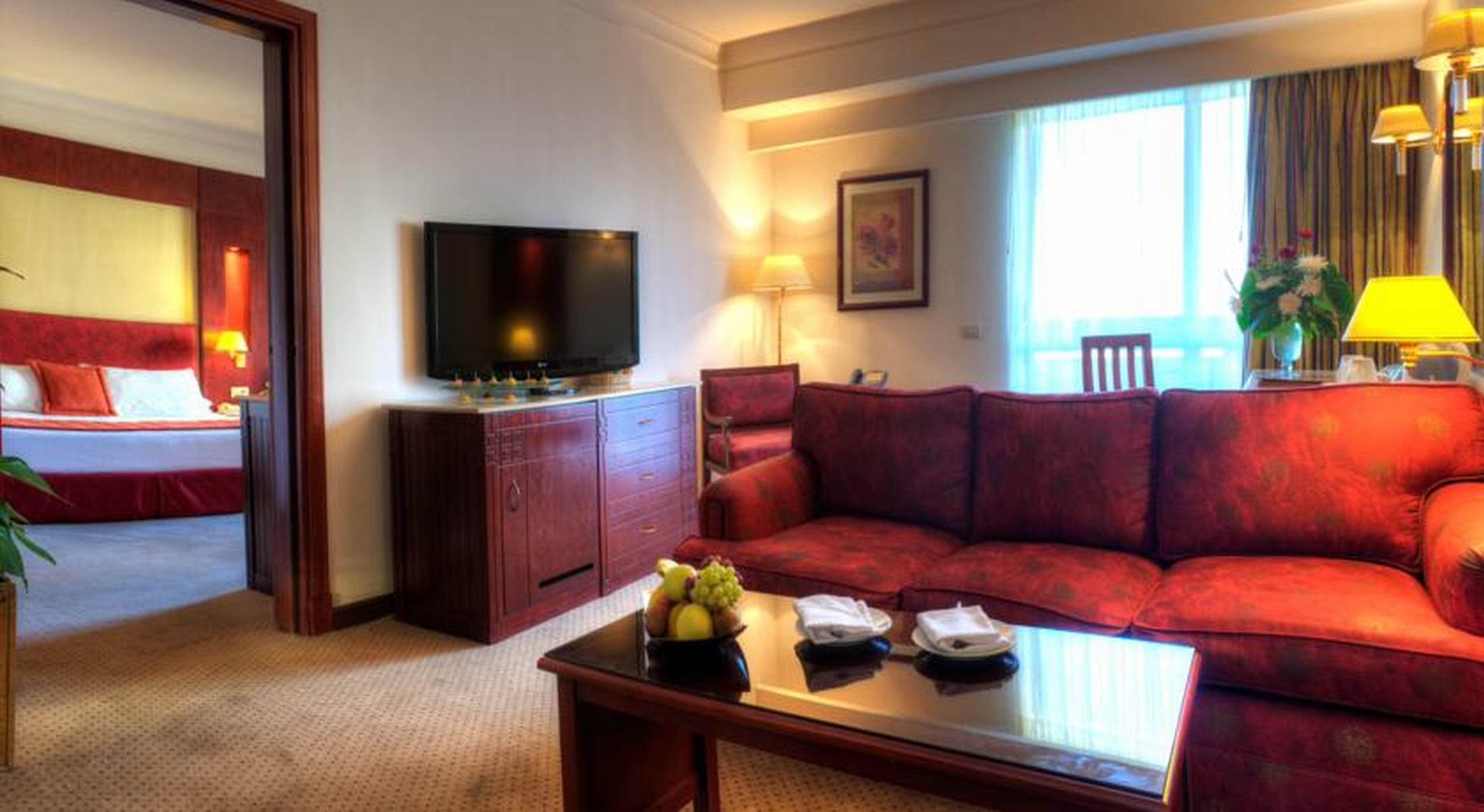 Safir Hotel Cairo Giza Exterior foto A suite at the hotel