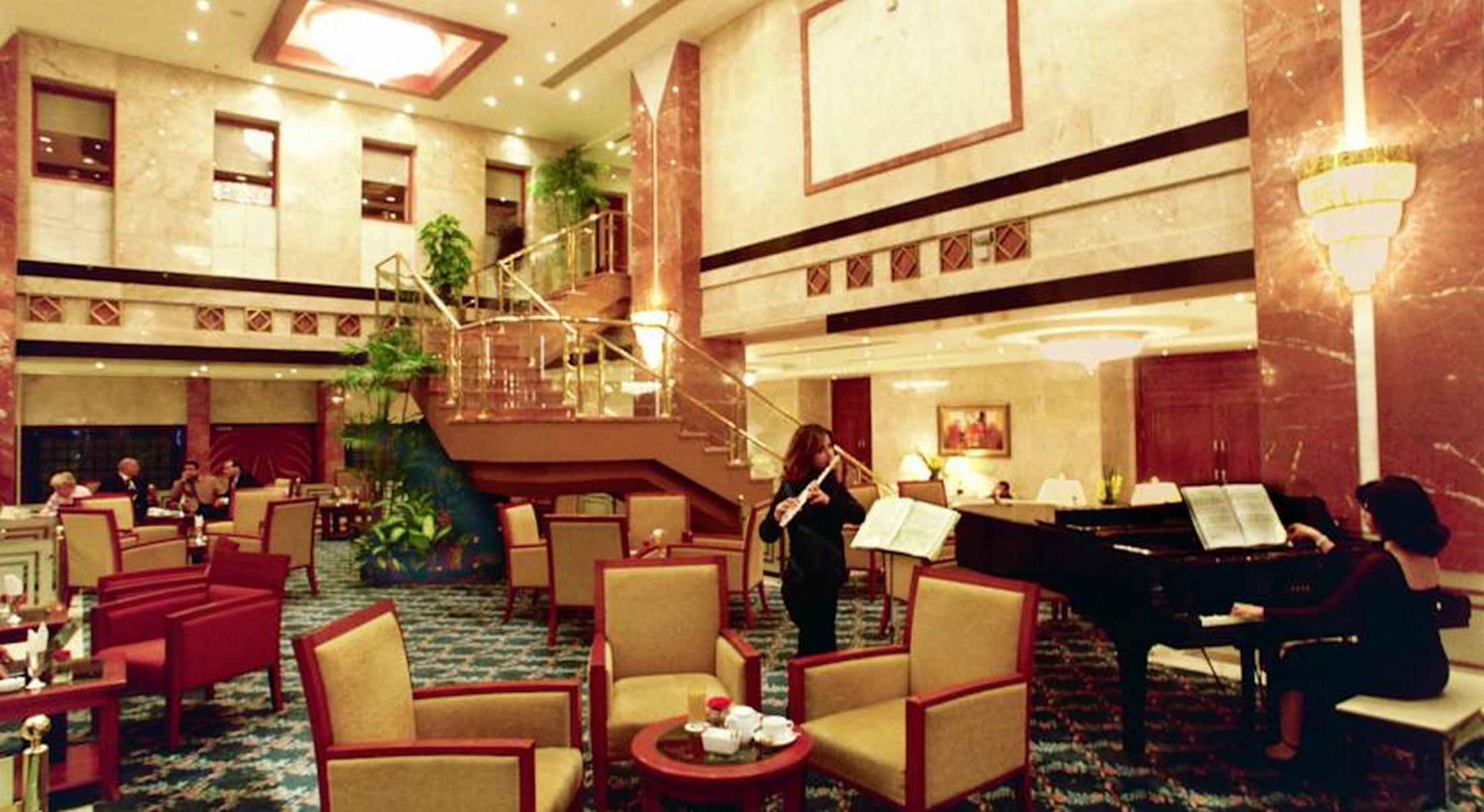 Safir Hotel Cairo Giza Exterior foto Lobby