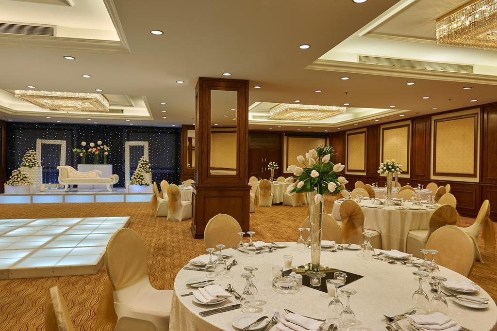 Safir Hotel Cairo Giza Exterior foto The ballroom